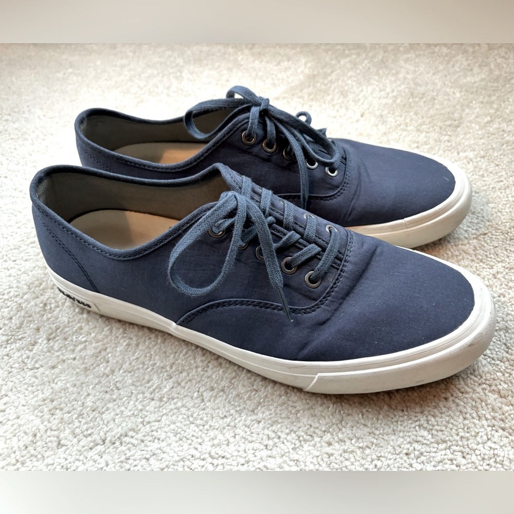Men’s Seavees Legend Navy size 12
